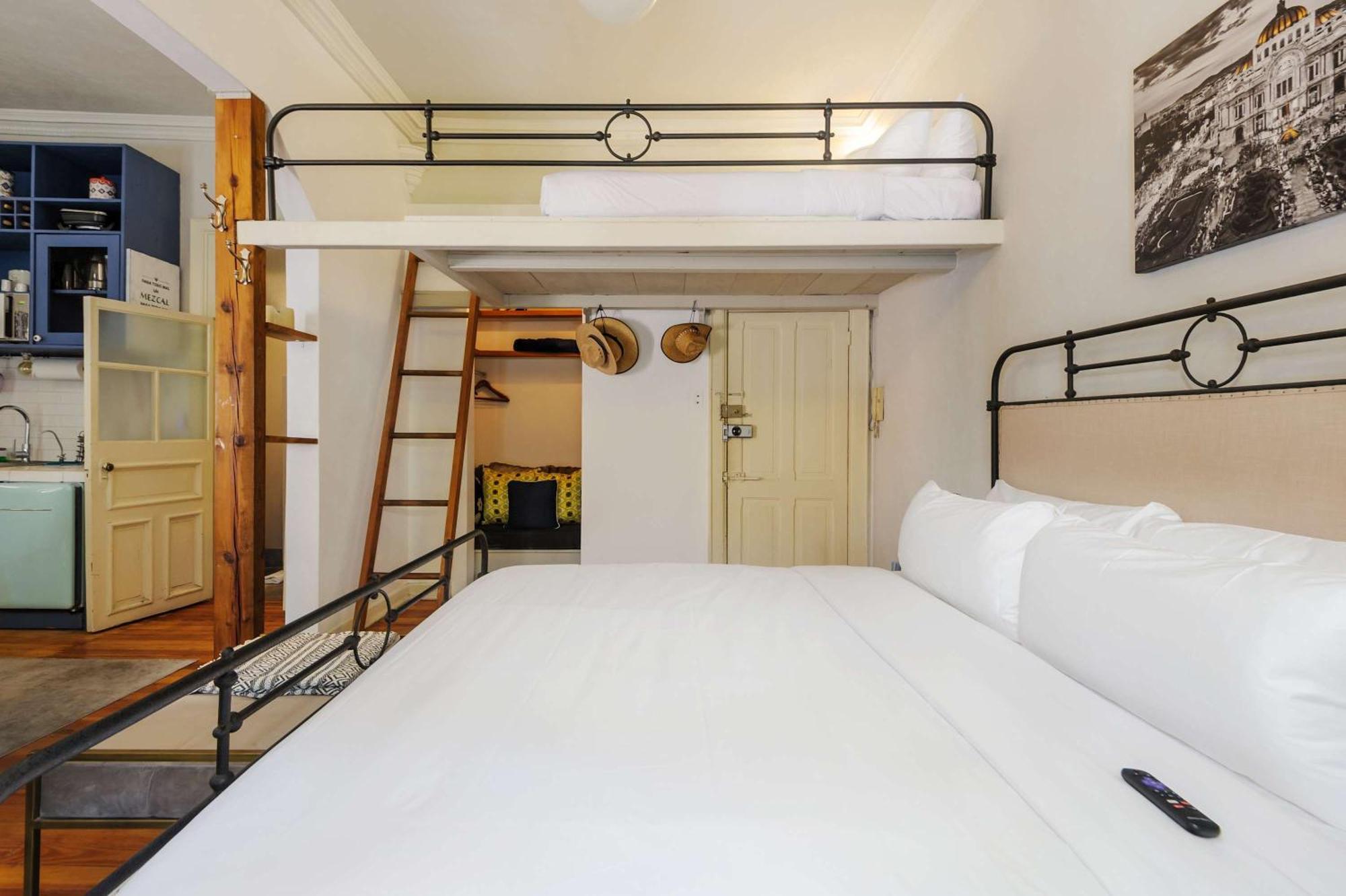 Marvelous Loft With Great Balcony In Roma Norte Città del Messico